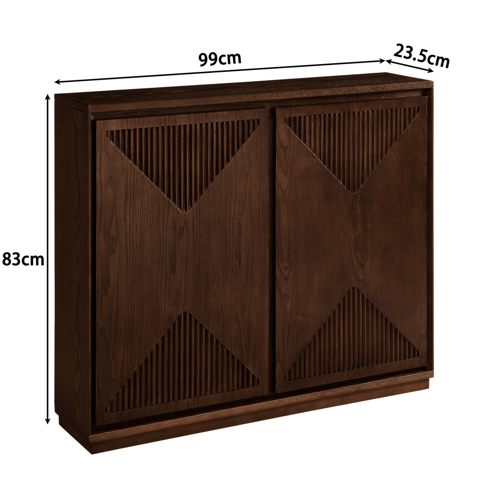 Credenza con ante scanalate a V e aperture per prese in legno e MDF noce