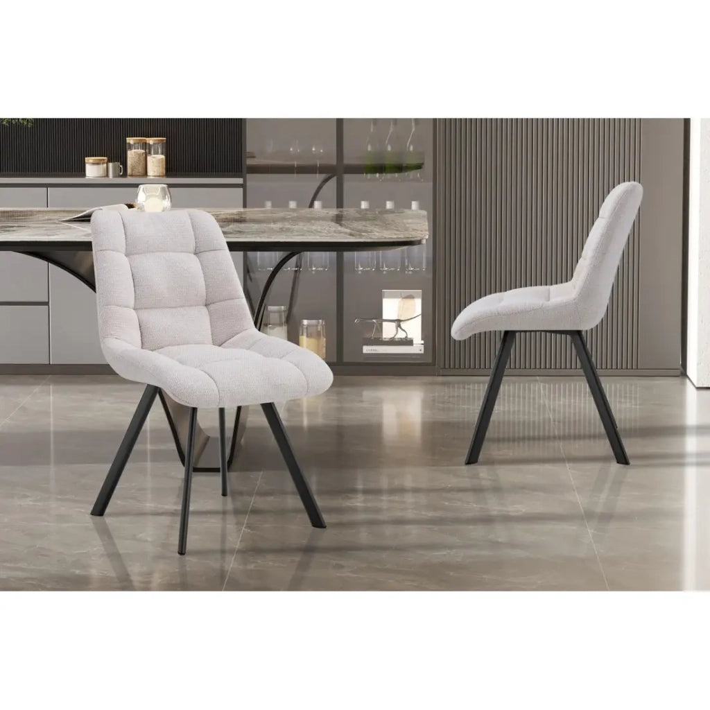 Set di 2 sedie VELMA – Tessuto beige – Gambe in metallo – Design elegante – Seduta confortevole e moderna