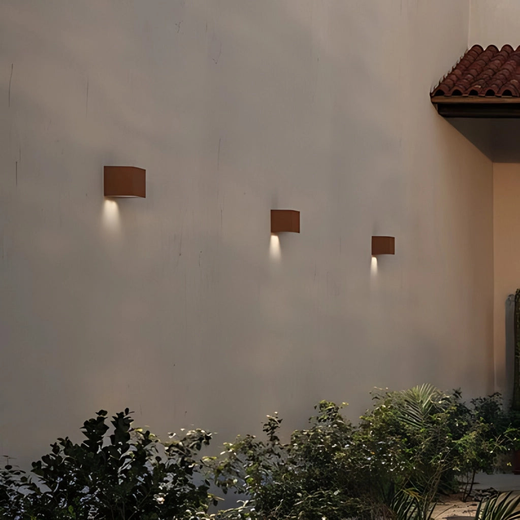 Lampada da Parete Forward 2 Luci Asimmetrica IP54 in Alluminio Bianco, LED 10.5W 3000K, Ottica Direzionata per Illuminazione Architetturale Esterna