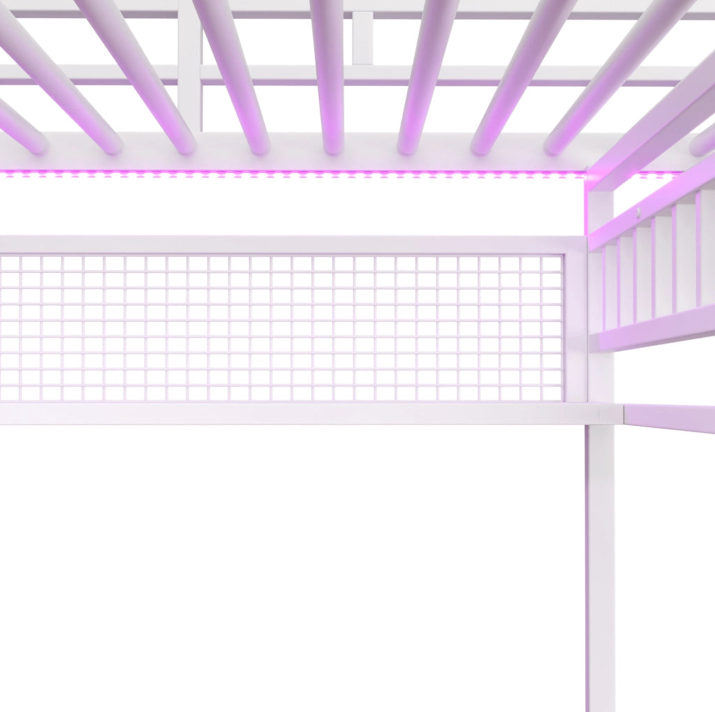 Letto a soppalco 140x200 cm con scrivania; luce integrata e ripiani in metallo e MDF bianco