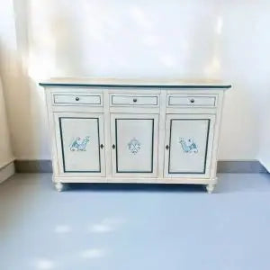 Credenza base napoletana in legno Shabby chic 3 ante bianca anticata decorata pavoncella filo blu