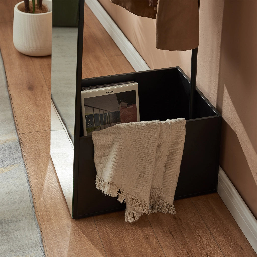 Specchio da Terra Saden con Appendiabiti e Vano Portaoggetti 165 x 40 x 51 cm - Nero [en.casa]