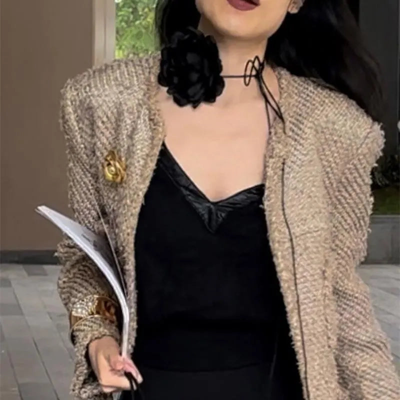 Collana girocollo con fiori e perline, realizzata a mano: stile vintage bianco e nero