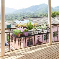 Fioriera da Esterno Portavasi con Ganci per Ringhiera Balcone in Metallo, 100x31x12cm, Nero