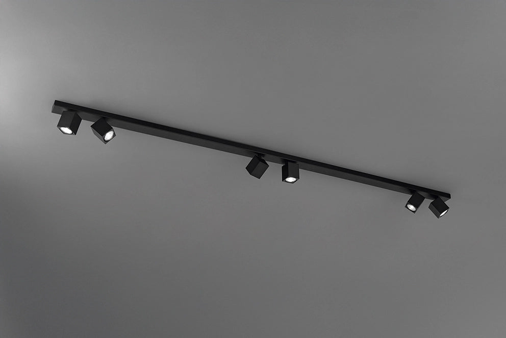 Plafoniera a 6 Luci Orientabili in Metallo Nero Opaco, Design Cubico Moderno, Struttura in Alluminio L.200 cm, Attacco GU10 Max 50W - Perenz
