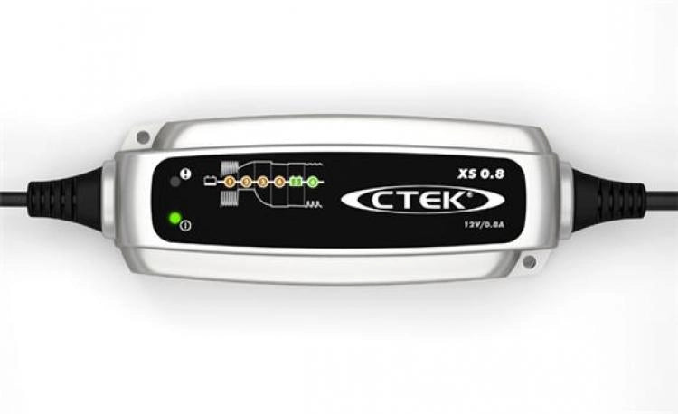 XS0.8 caricabatterie Ctek 12V 0,8A per batterie a 12 V da 1.2 a 32 Ah