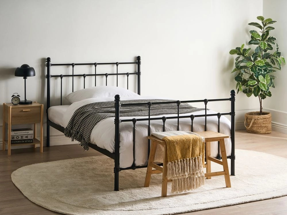 Letto Nero matrimoniale 120 x 200 cm poggiatesta in metallo poggiapiedi
