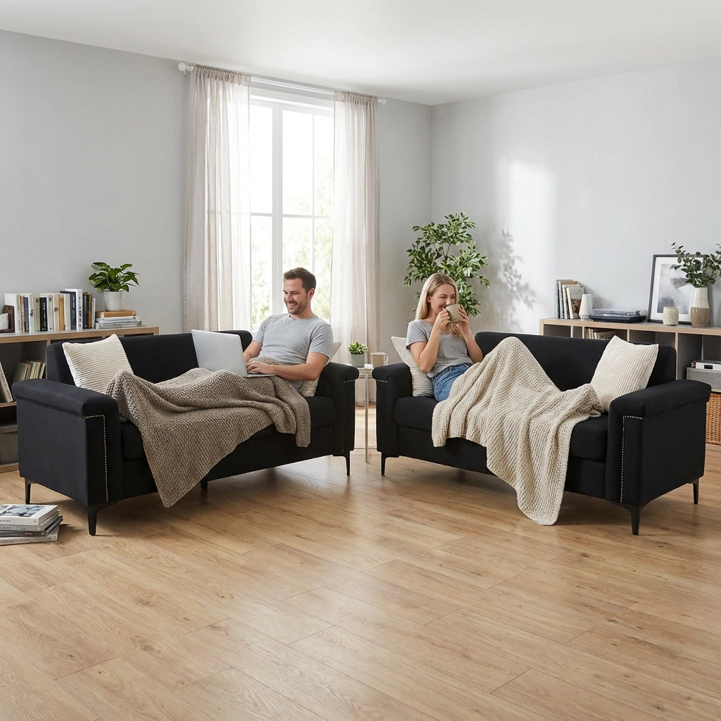 Divano a 2 posti compatto in tessuto con schiuma ad alta densità e piedini in metallo nero 172 × 73,5 cm