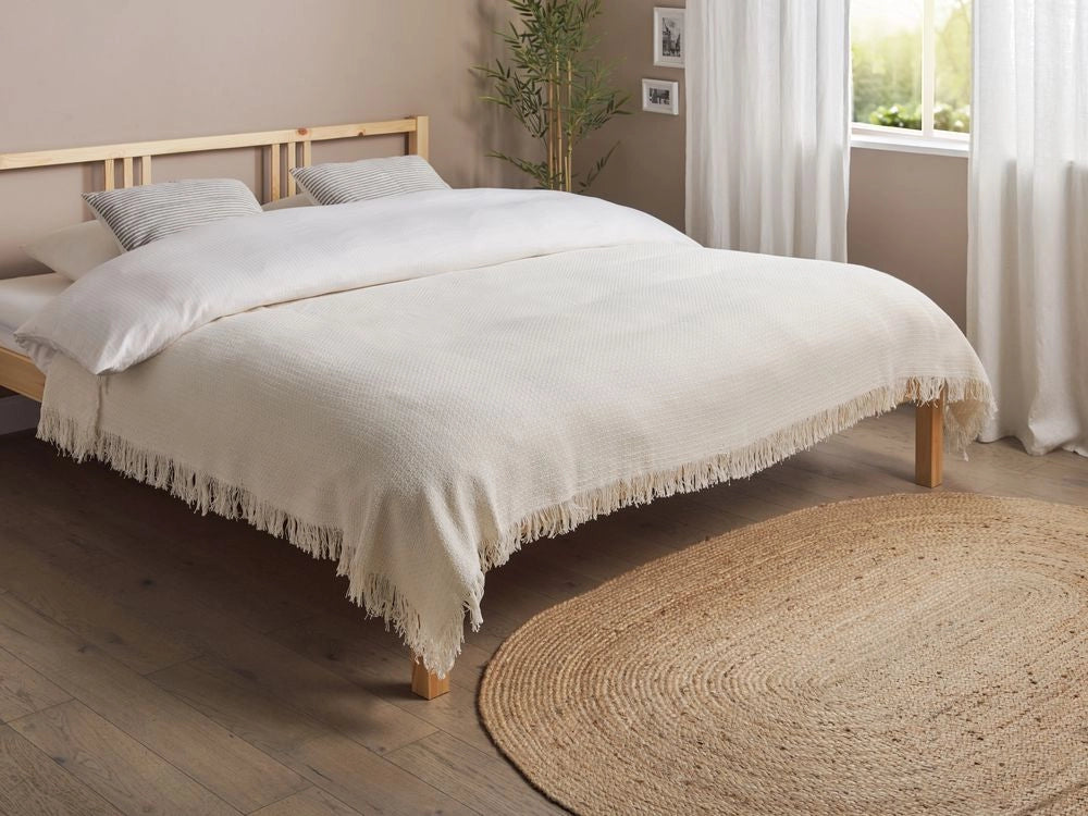 Copriletto bianco sporco in tessuto di cotone 150 x 200 cm con frange Coperta decorativa Biancheria da letto design classico Camera da letto