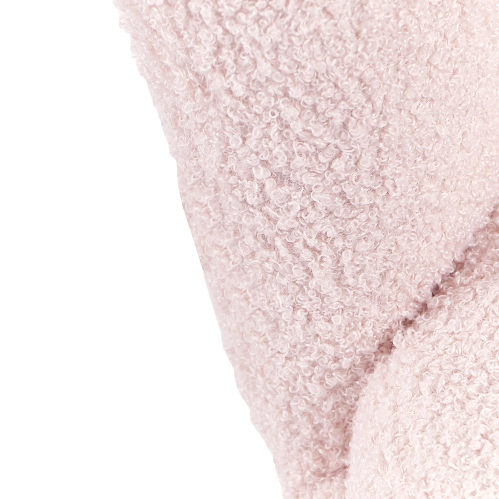 Poltrona per bambini con gambe in legno bouclè rosa pastello cameretta