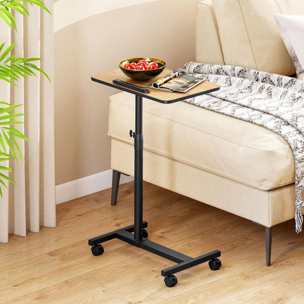 Tavolino Servitore con Altezza Regolabile, Ruote Bloccabili, Piano Girevole a 360° e Inclinabile con Fermo Bordo, Tavolino a Forma di C per Soggiorno, Camera da Letto e Studio (Naturale)