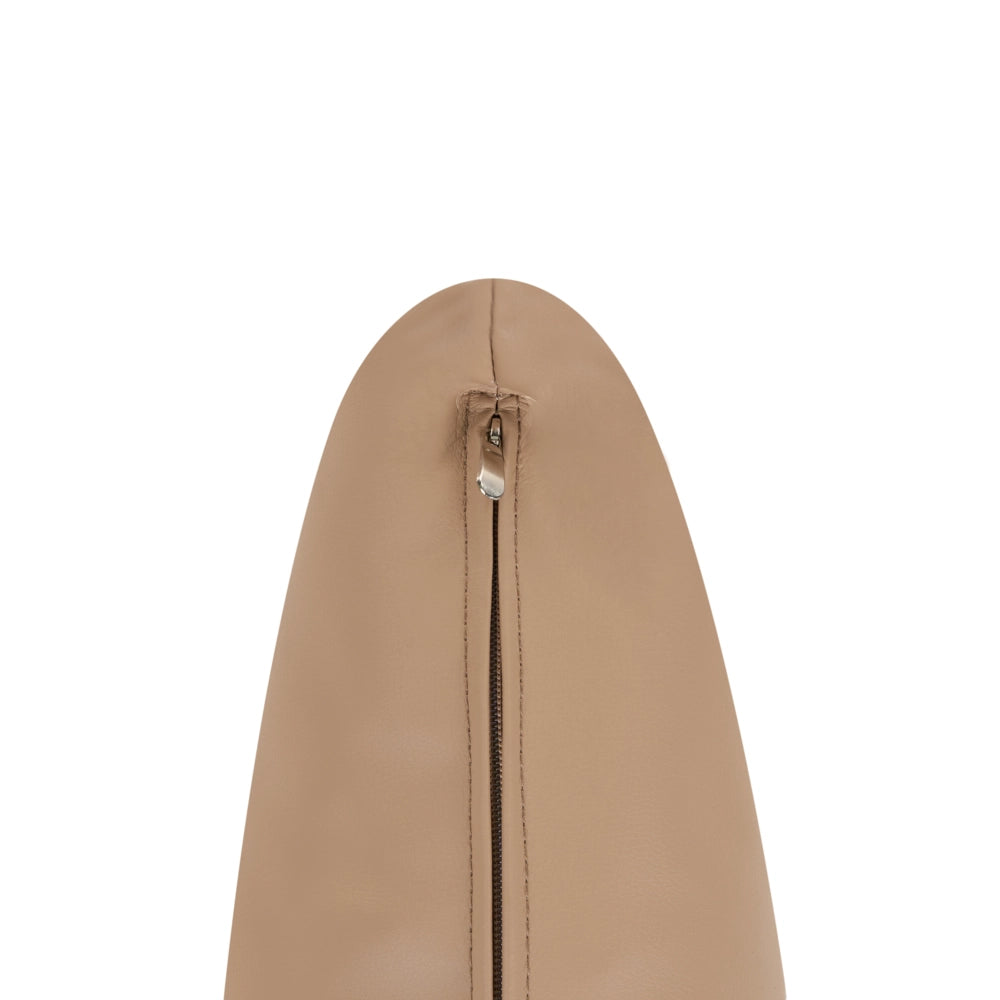 Chaise longue in pelle sintetica marrone chiaro per soggiorno, per il relax, con gambe effetto legno, stile scandinavo moderno