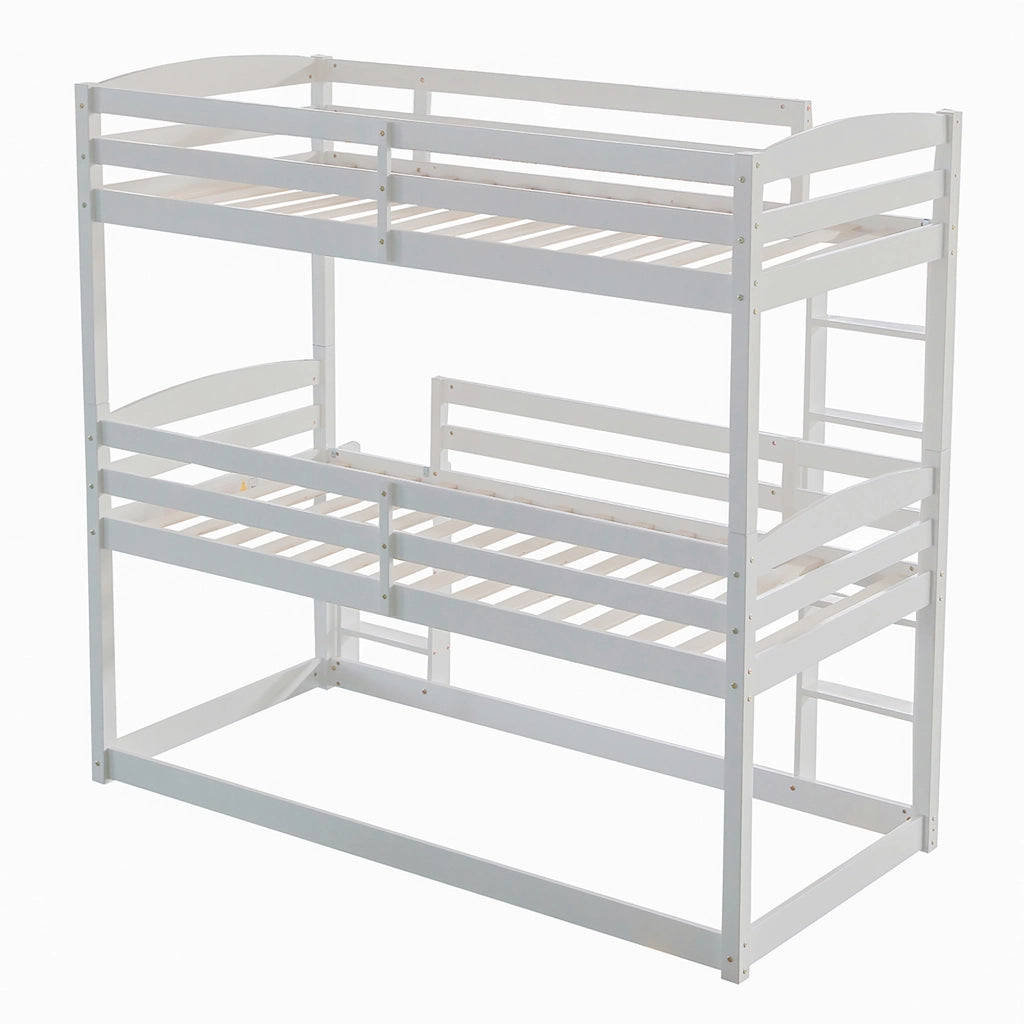 Letto a Castello 90x200 cm; 3 Posti; con Due Scale e Parapetti Alti; in Legno; Bianco