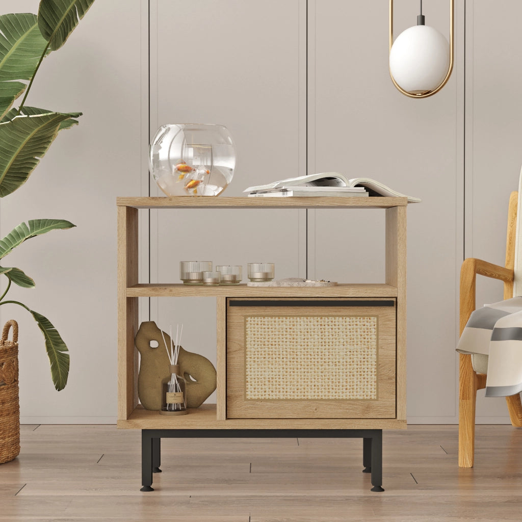 Tavolino Laterale da Divano Kvænangen 60x60x26 cm Effetto Rovere / Rattan [en.casa]