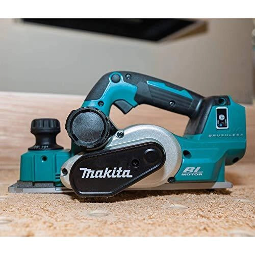 Makita DKP181Z Pialla a Batteria 18V 82 mm Profondita' di Piallatura Max 3 mm Tipo Motore Senza Spazzola colore Turchese