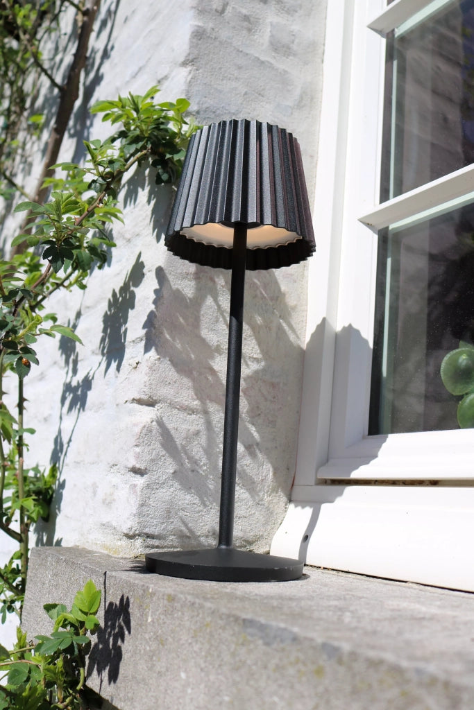 Lampada da tavolo esterna ricaricabile LED 2W IP54 nera Lucide