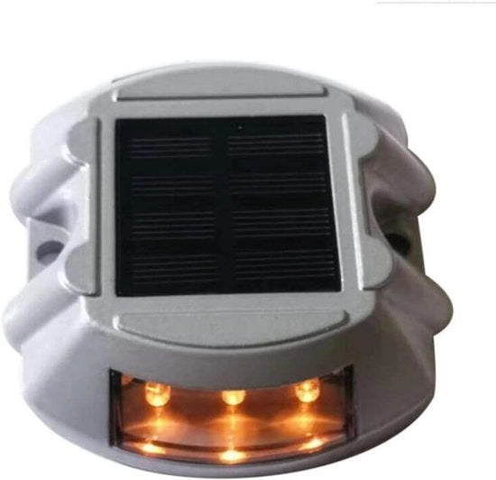Set di due lampade LED alimentate da energia solare, adatte per terrazzi, marciapiedi, cortili, passaggi pedonali e terrazzi; illuminazione in alluminio (alternante, gialla).
