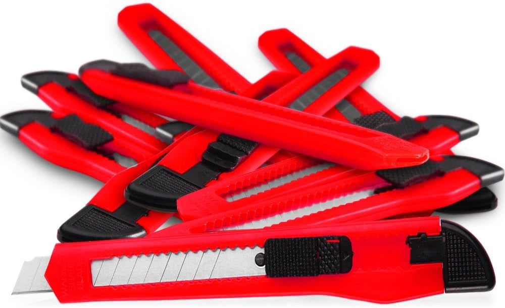 Taglierini Cutter Taglierino Lama 9mm Forma Ergonomica Coltelli Multiuso Bricolage Set di 50 Taglierini Cutter Taglierino Lama 9mm Forma Ergonomica Coltelli Multiuso Bricolage