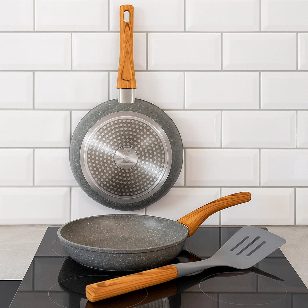 Set 2 Padelle Antiaderente con Spatola Impugnature in Legno per Tutti i Fornelli