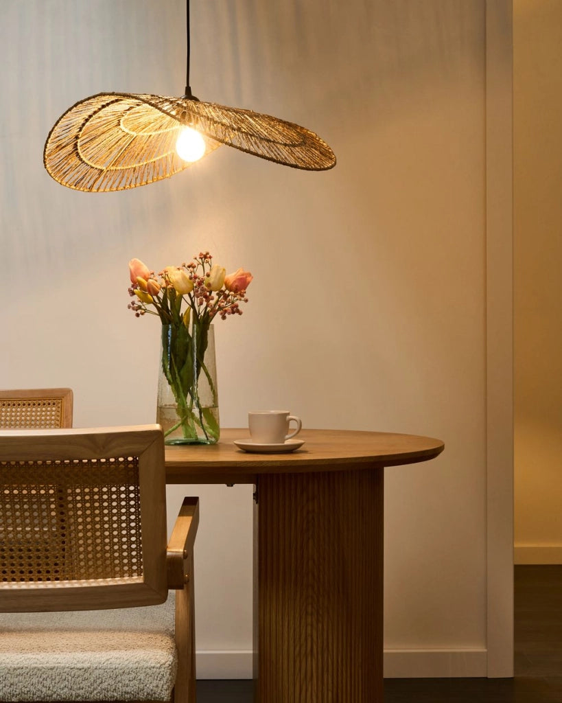 Lampadario in iuta naturale intrecciata in stile bohémien con lampadina aperta fatta a mano per l'illuminazione del soggiorno e sala da pranzo