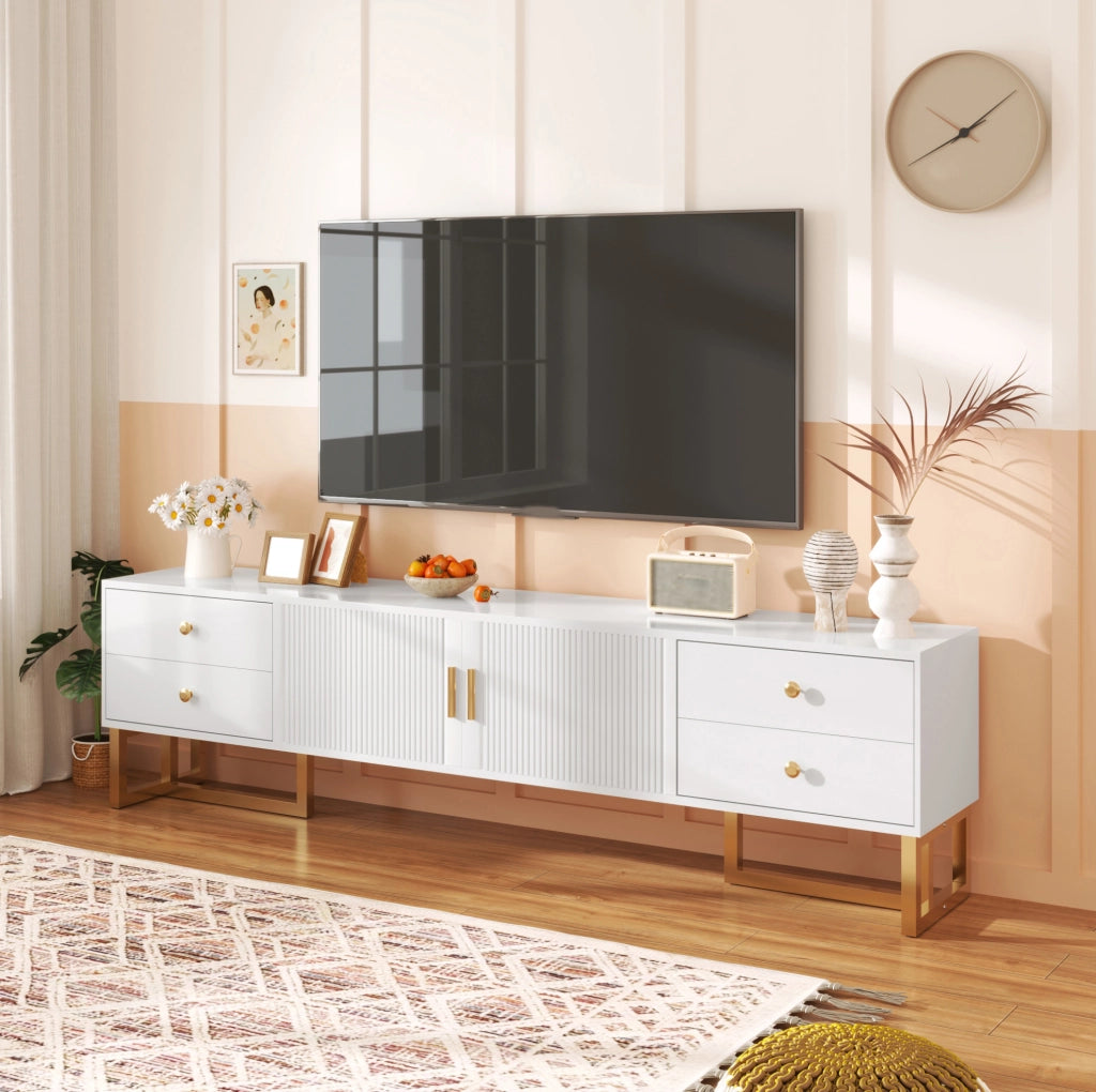 Mobile TV moderno bianco 175 cm con 4 cassetti, ante testurizzate e dettagli dorati