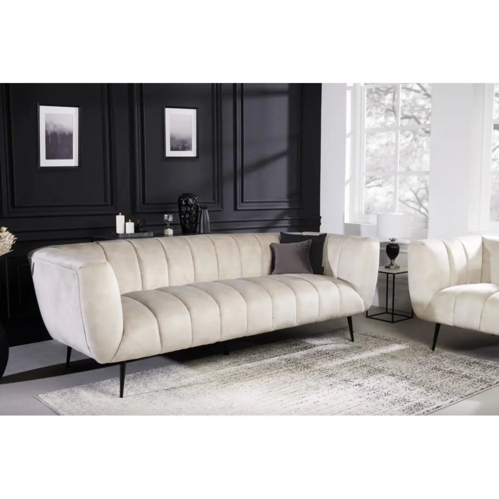 Divano dritto NORA bianco champagne – Divano chic in velluto con piedi in metallo nero