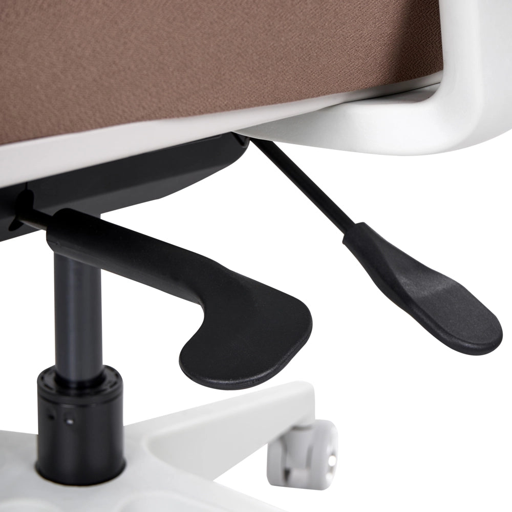 Sedia da ufficio ergonomica con schienale regolabile, seduta scorrevole, braccioli regolabili e supporto lombare marrone