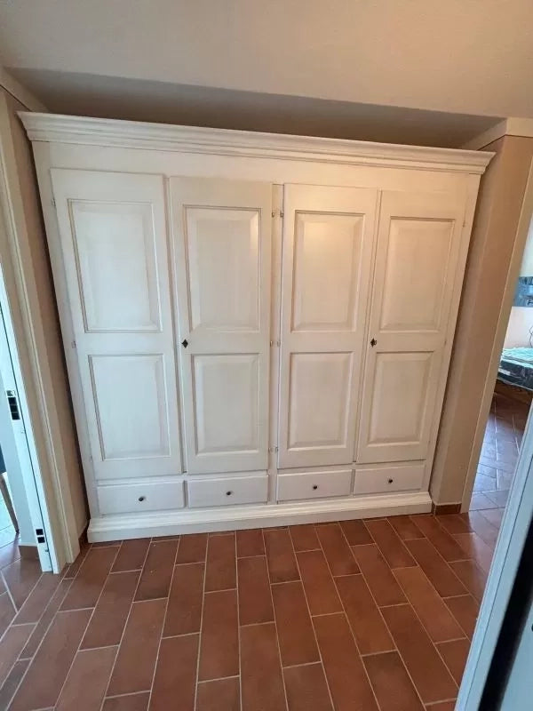 Armadio 4 porte legno shabby bianco anticato 234x61x221 - Mobili 2G