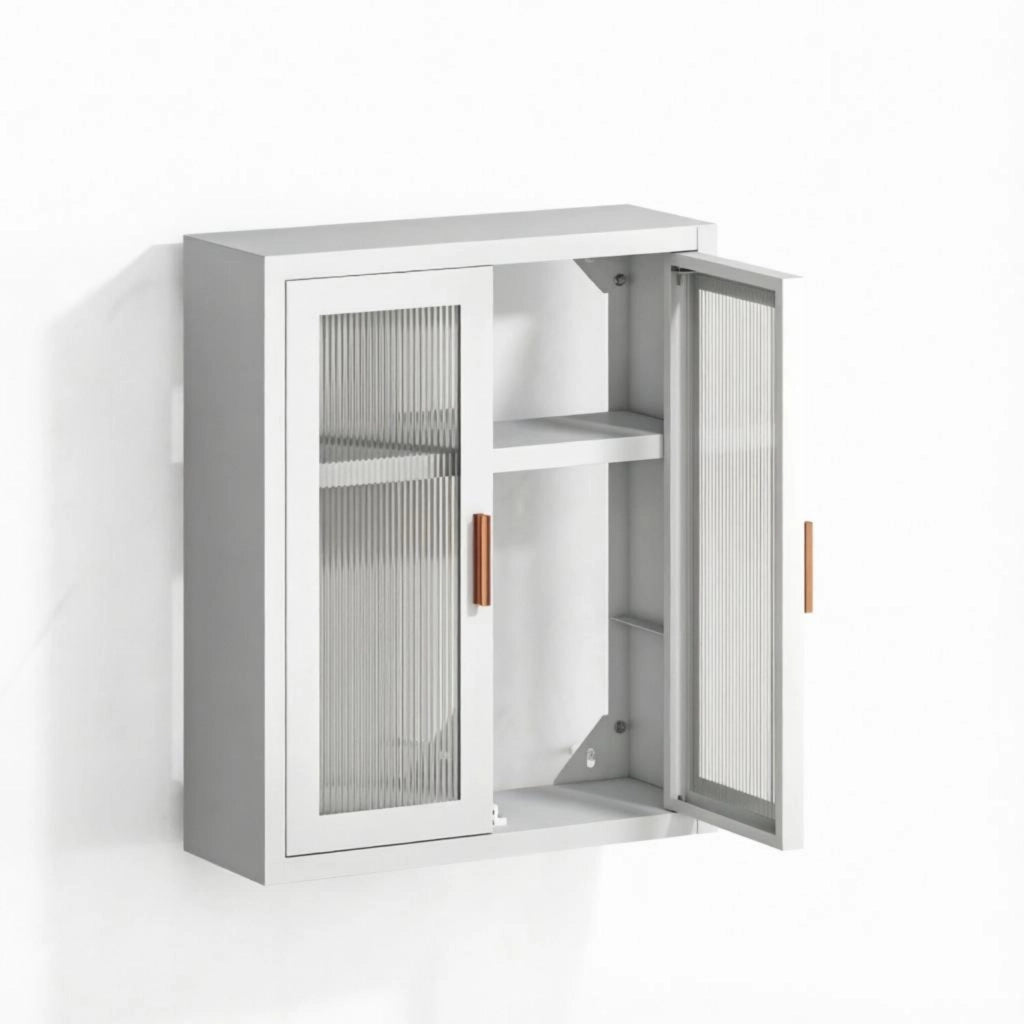 Mobiletto da bagno alto a parete con due ante e ripiano interno regolabile in altezza.