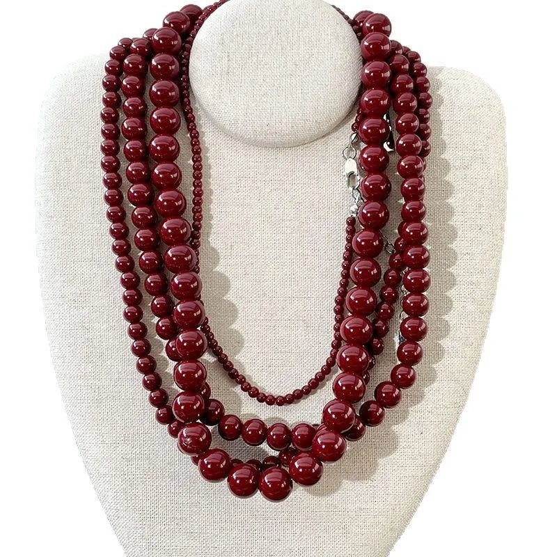 Collana di perle rosse fatta a mano
