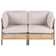 Divano da esterno in rattan PE beige chiaro a 2 posti con struttura in metallo cuscini per seduta e schienale stile moderno giardino terrazza