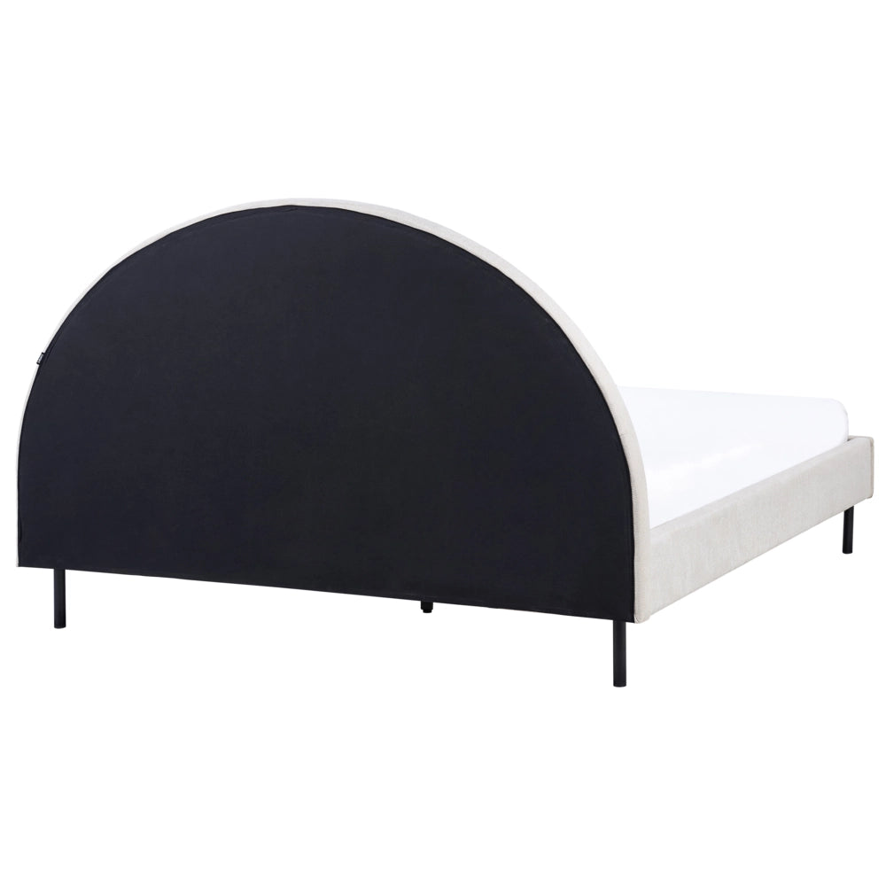 Letto matrimoniale in tessuto beige chiaro imbottito con base a doghe e testiera rotonda 160 x 200 cm minimalista retrò