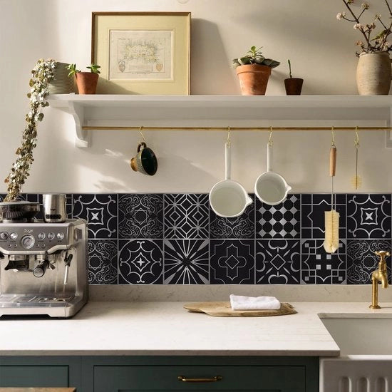 Tegelstickers 20 pezzi - Adesivi per parete autoadesivi - Per 15x15 cm - Per cucina/bagno - Facili da applicare/rimuovere - Decorazione per parete metallizzata nera/argento