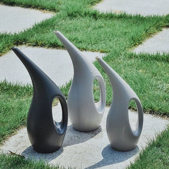 Giocatore di acqua in plastica con grande capacità - lungo beccuccio - 15 litri - rifornimento idrico per piante - colore grigio scuro