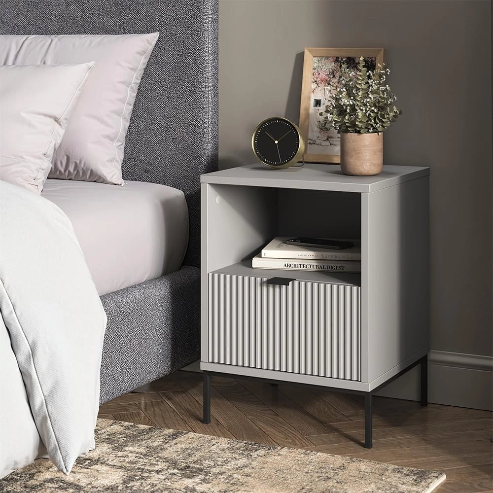 Comodino Eliza, Grigio, Set di 2, utilizzabile come superficie d'appoggio accanto al letto o al divano