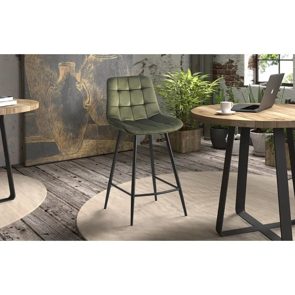 Sedia da banco JUTE – Velluto verde – Piedi in metallo – Altezza 95 cm – Stile elegante