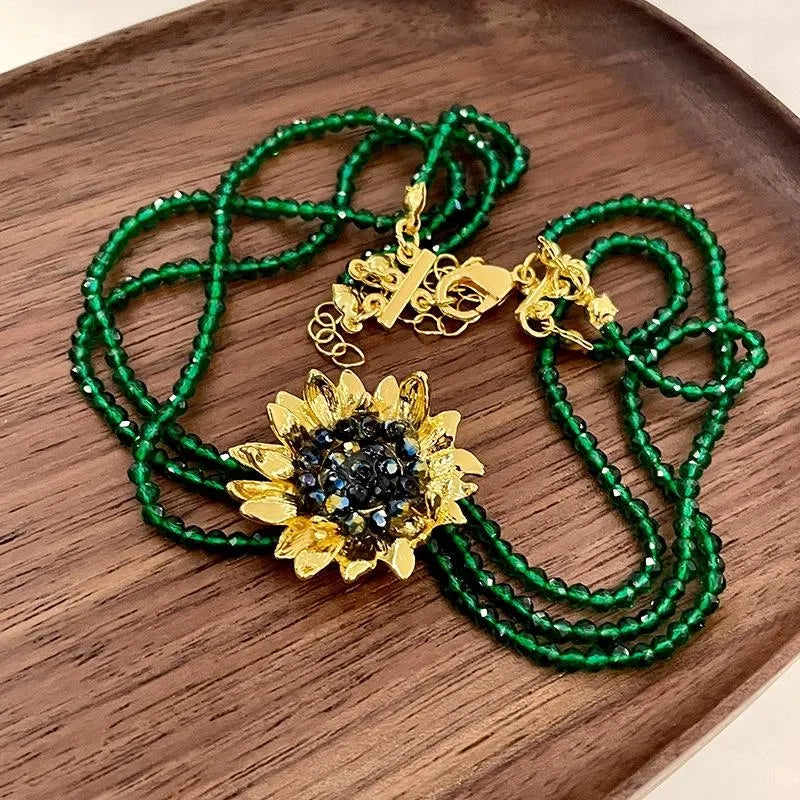 Collana fatta a mano con perline di cristallo verde scuro, regalo di Natale o di compleanno.
