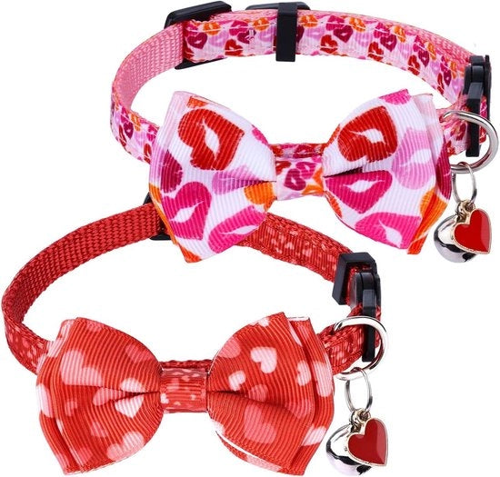 Collare per Gatto 2 pezzi - Festa di San Valentino - Rosso e Rosa - Segnalino di Sicurezza e Campanello - Regolabile per Gatti e Cuccioli - Accessorio Festivo con Fascia Farfalla e Cuore.