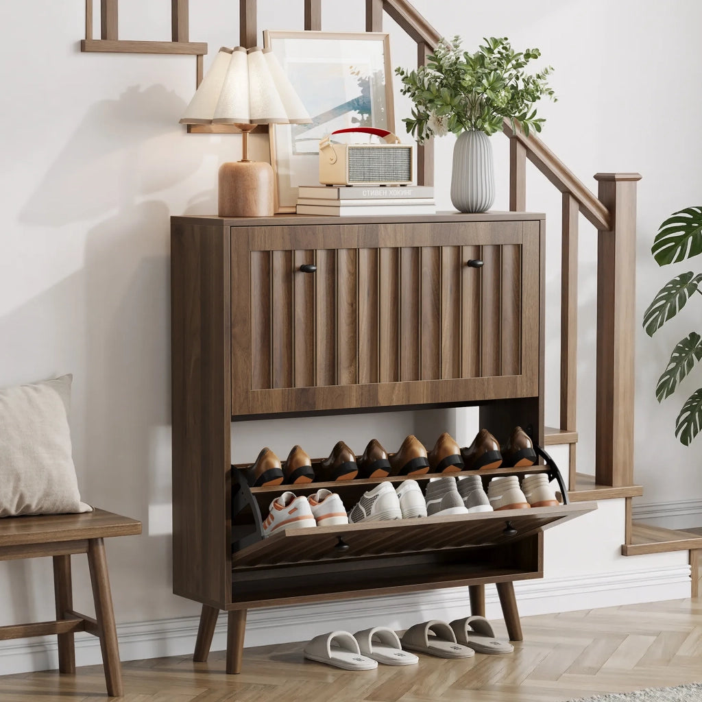 Scarpiera alta 80 cm color noce, design verticale scanalato stile medievale per ingresso e corridoio