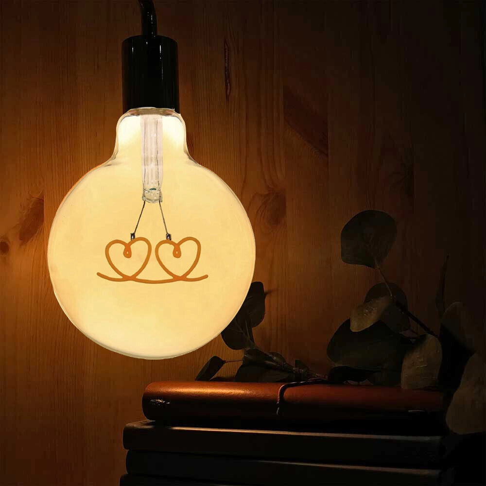 Lampadina globo a LED attacco E27 stile vintage con scritte filamento luce calda disegno CUORI Luce calda 2500K