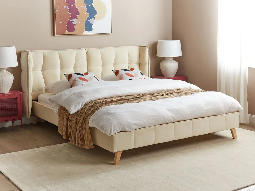 Letto Tappezzeria trapuntata in velluto beige Gambe in legno chiaro 160 x 200 cm doghe con testiera regolabile Wingback