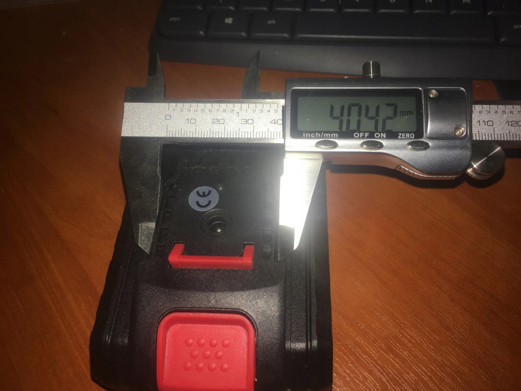 Batteria 21V 1,5Ah Li-Ion Serie Animal PRO – Alta Capacità e Durata | Compatibile con Utensili Rosfix | Ricarica Rapida