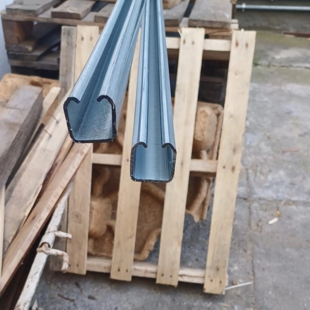 Ibfm 3mt art. 339p binario guida monorotaia in ferro zincato per carrelli per cancelli sospesi