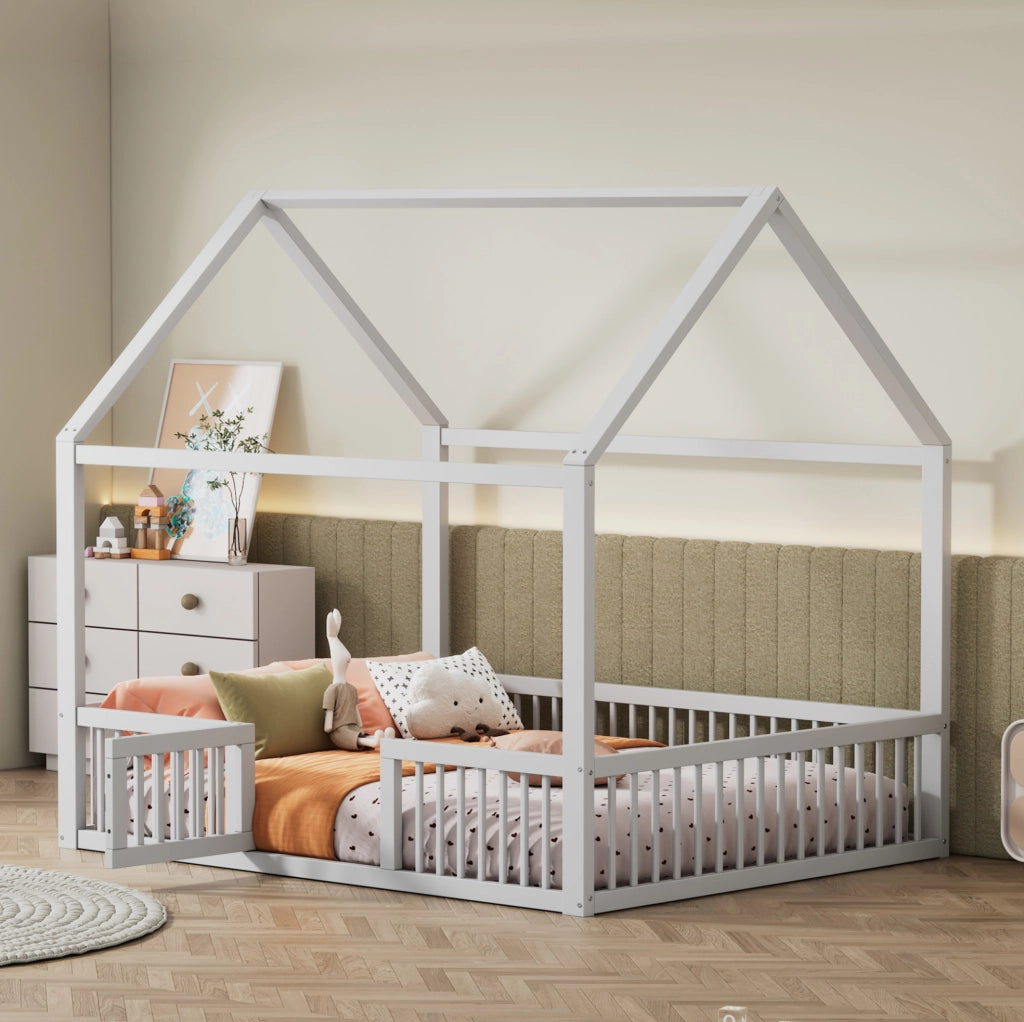 Letto a casetta 140x200 cm con sbarre di sicurezza; legno; bianco