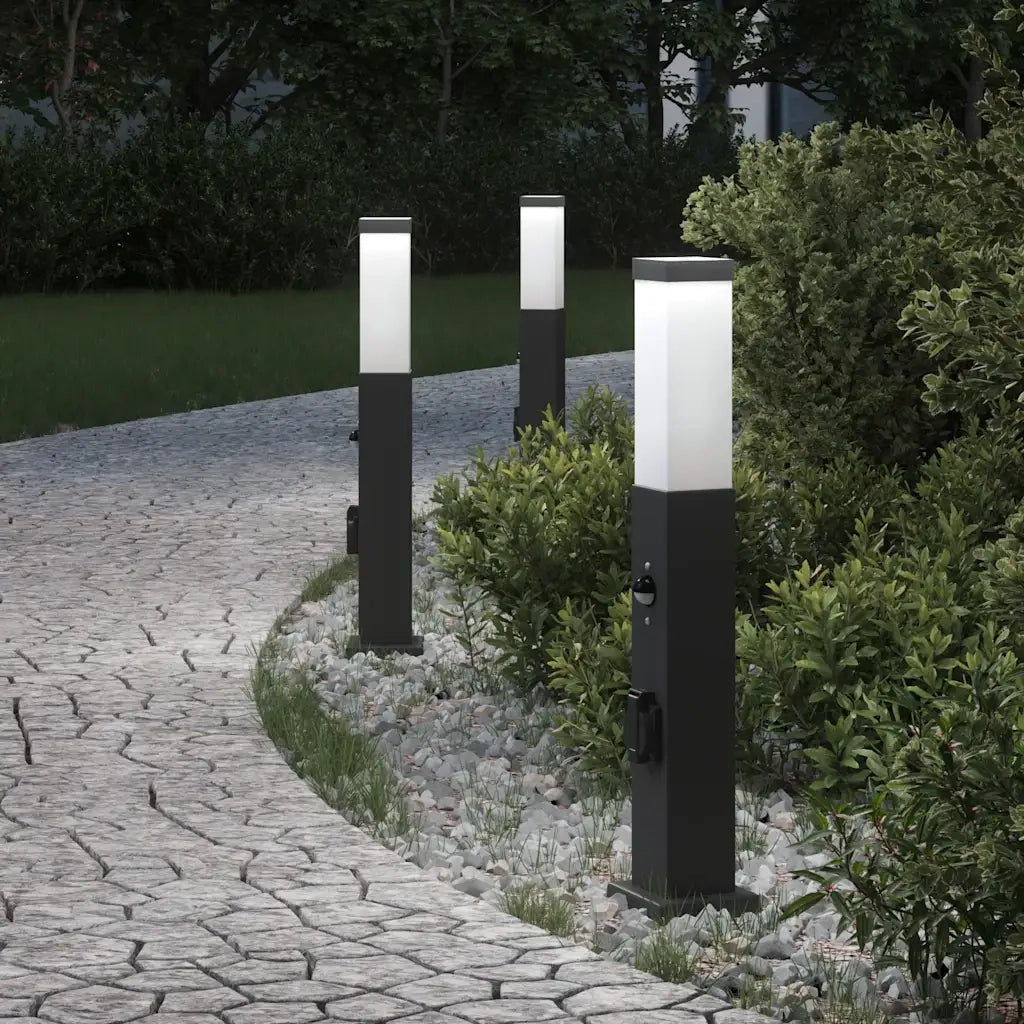 Lampioni a paletto con sensore e presa 3 pz 50 cm neri IP44 4006090