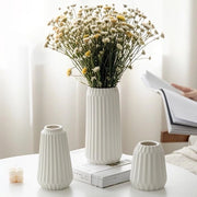 Set di 3 vasi ceramici a rilievo in colori pastello per decorazione