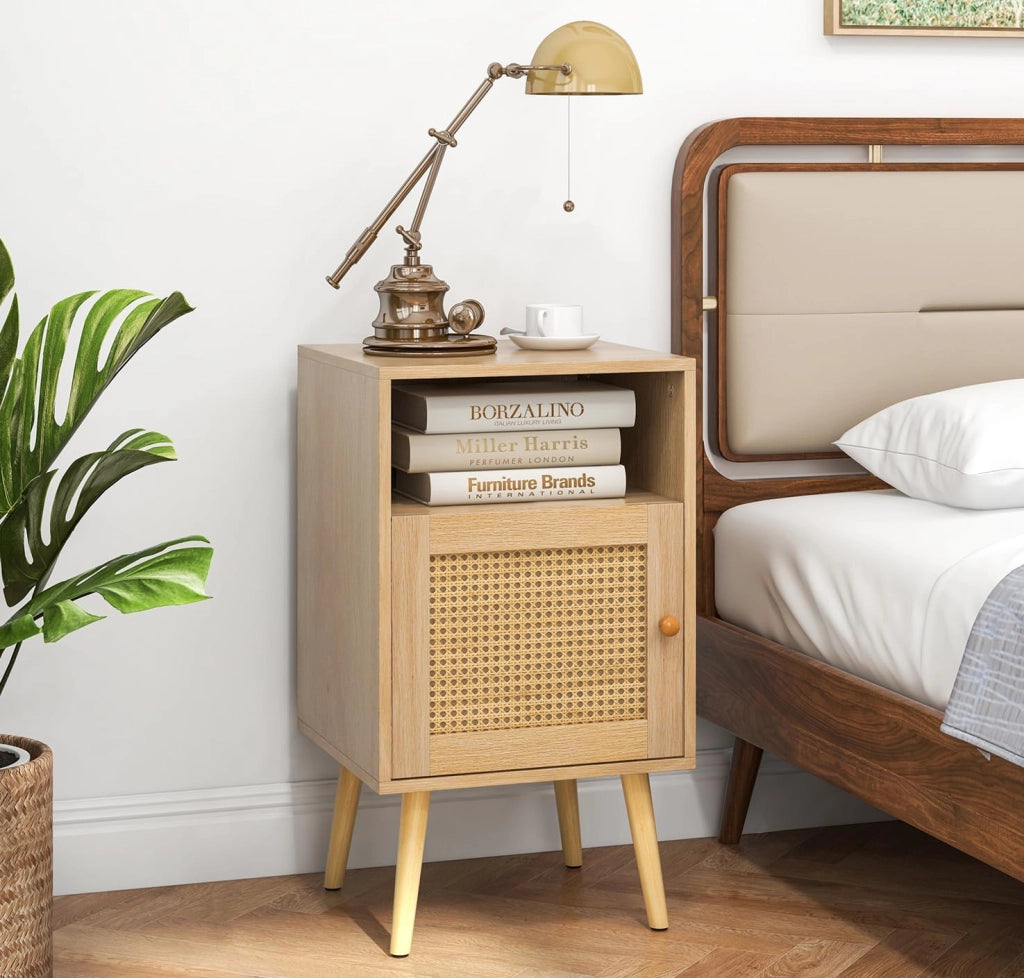 Comodino in legno, con porta in rattan e gambe in pino, tavolino con armadio e ripiano aperto, per camera da letto, soggiorno, 40 x 39 x 70 cm, naturale