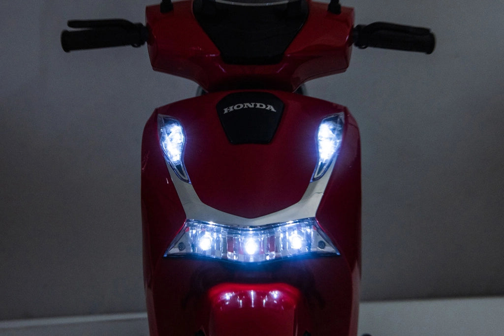 Scooter Elettrico per Bambini Licenza Ufficiale Honda SH125 12V con Ruote EVA e Sedile Pelle Rosso