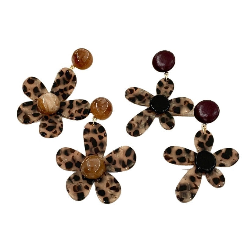 Orecchini a lobo da donna con stampa leopardata a forma di fiore, design unico ed esagerato, stile di alta classe.