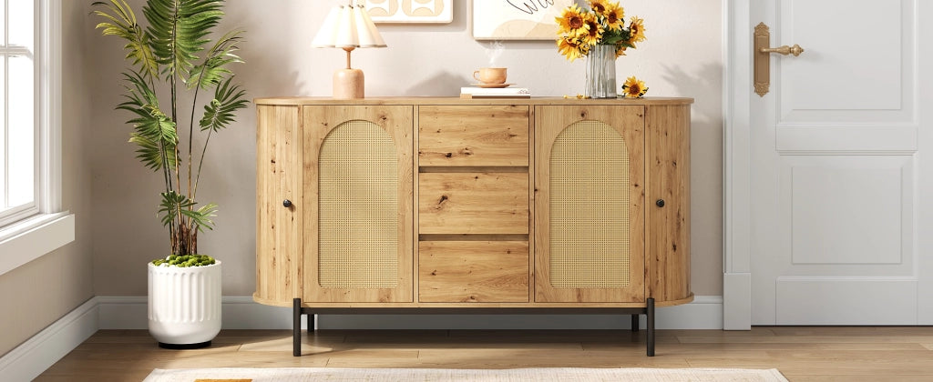 Credenza e madia ovale con ante scorrevoli, 3 cassetti e ripiani regolabili, in MDF e rattan, naturale, 140 × 38 × 77,5 cm